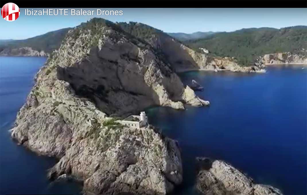 Ibiza: Öko-Steuer. Sauberes Meer. Not-Stand. Hilfs-Drohne