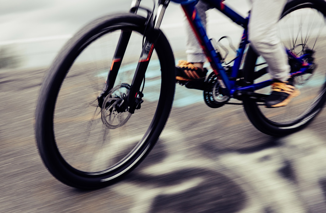 Zwei neue Radwege. Neujahrs-Baden. Lustige Ausreden