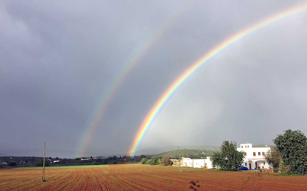 Regenbogen auf Ibiza, Sonne und Wetter