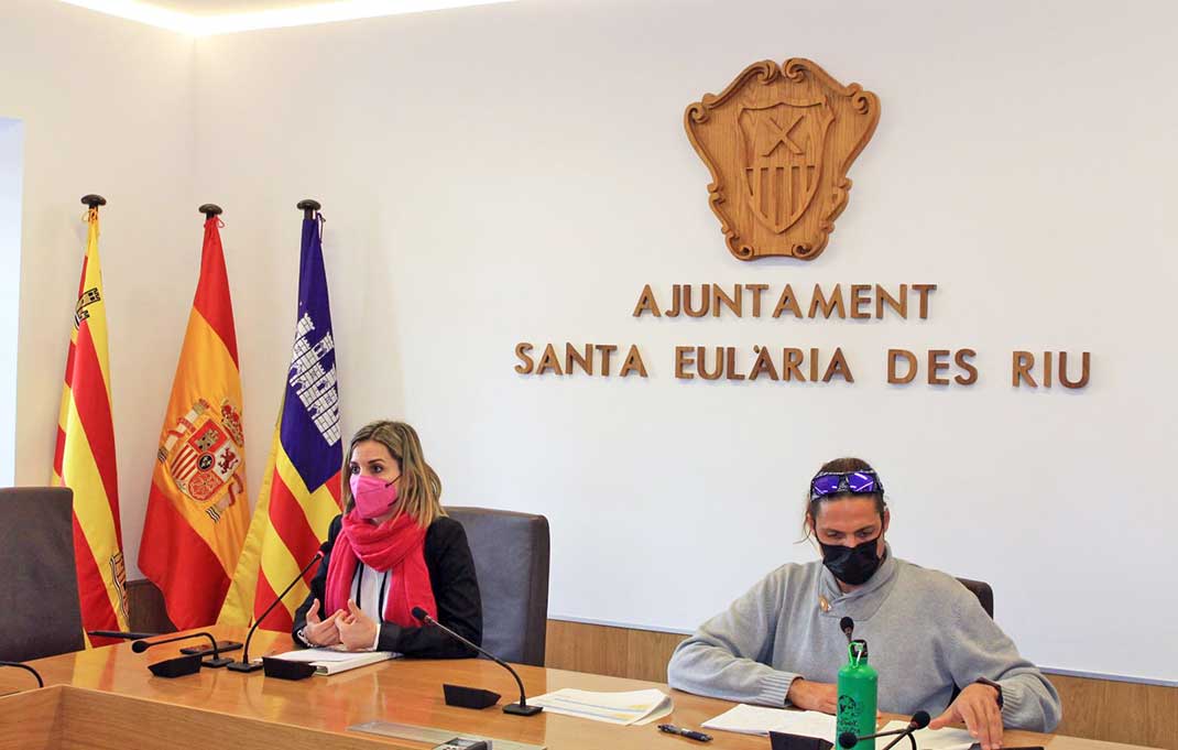 Kooperations-Verlängerung zwischen Santa Eulària auf Ibiza und dem Tierheim Can Dog