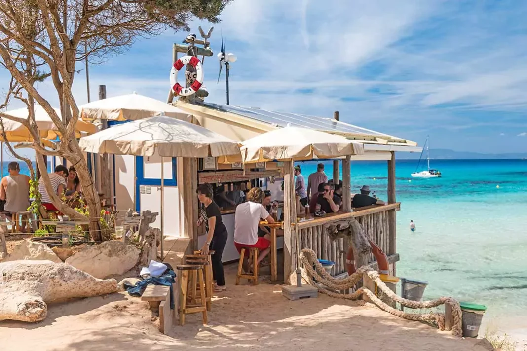 formentera-chiringuito-cala-saona-foto-ruediger-eichhorn