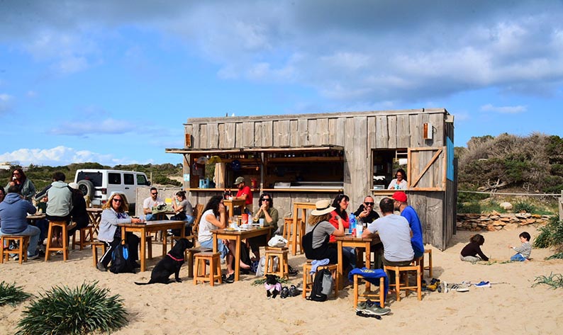 Formentera. Chiringuito. IbizaHEUTE. Foto: Peter Eberhardt