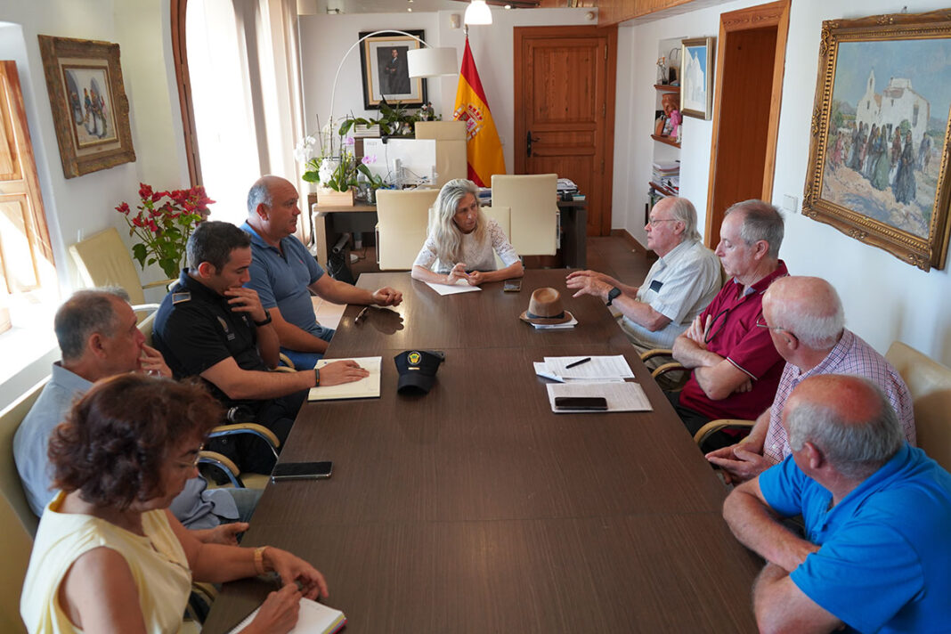 ibizaheute-Reunio-Ajuntament-i-veins-Sta-Gertrudis-ibiza-2026_2