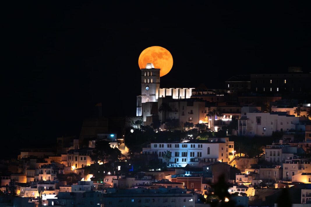 eclipse-eivissa-exklusiv-ibiza-travel