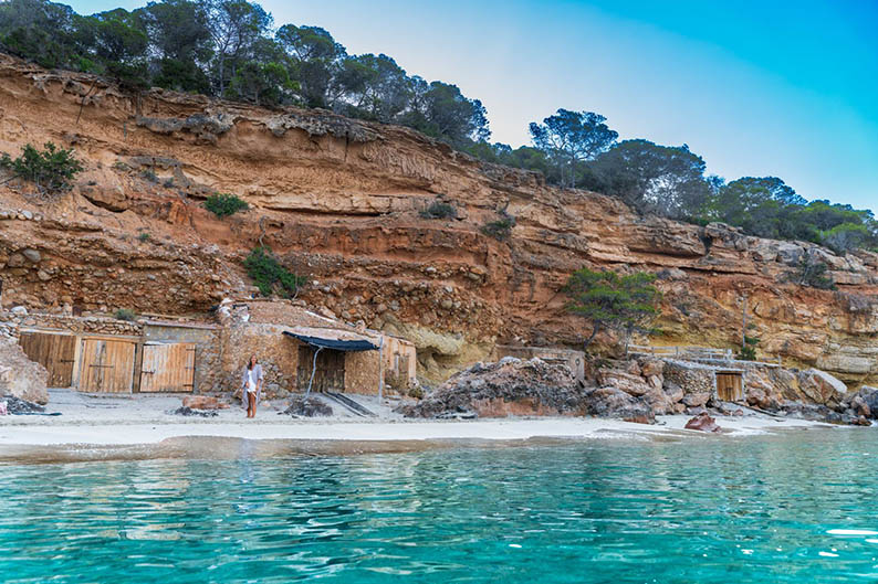 FischerhüttenMädchen_SOP Fischerhütte auf Ibiza. Foto: IbizaHEUTE/Sven Oliver Puch
