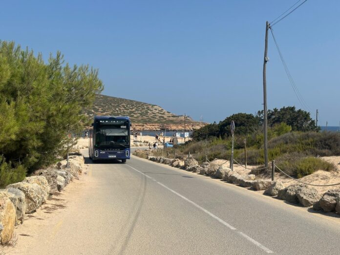 ibizaheute-bus-calacomte