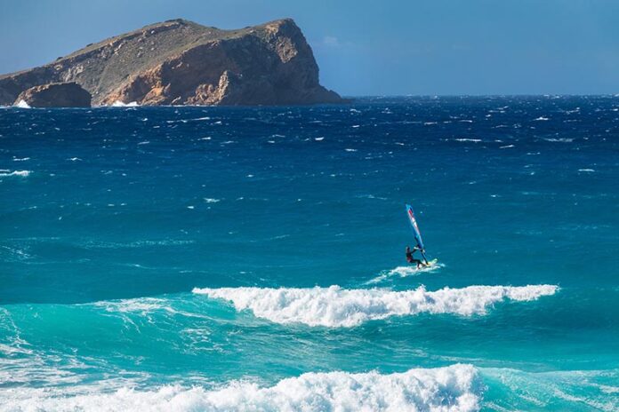 Windsurfer Cala Comte (1)